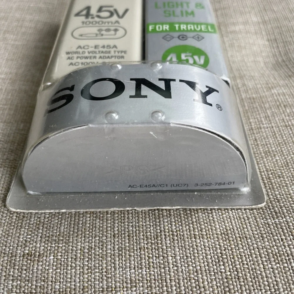 Sony AC-E45A Worldwide AC Power Adapter CD Walkman 4.5V Travel Slim Unopened